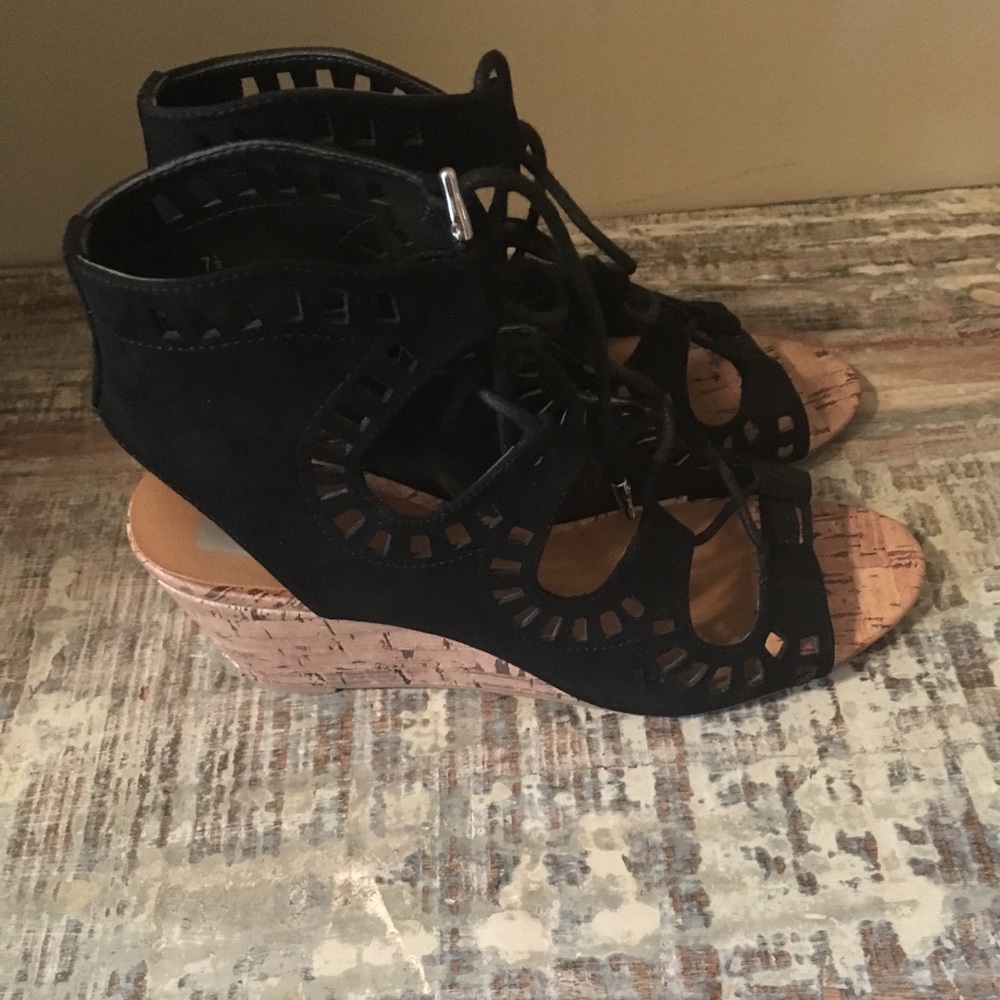 Sandals cut out 7.5 lace up wedges